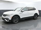 Used 2022 Volkswagen Tiguan SE w/ Panoramic Sunroof Package image 3