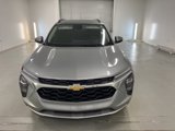 Used 2025 Chevrolet Trax LT w/ Sunroof Package image 2