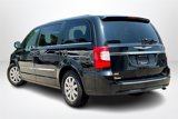 Used 2014 Chrysler Town & Country Touring-L image 4
