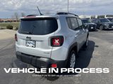 Used 2016 Jeep Renegade Latitude image 3