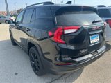 Used 2024 GMC Terrain SLE w/ Driver Convenience Package image 3