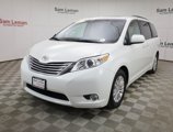 Used 2017 Toyota Sienna XLE image 4