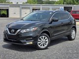 Used 2021 Nissan Rogue Sport SV image 2
