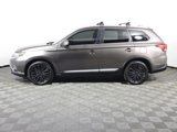 Used 2019 Mitsubishi Outlander SEL image 2