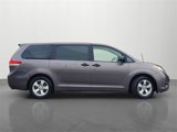 Used 2013 Toyota Sienna L image 3