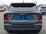Used 2022 Kia Sorento LX image 5