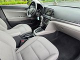 Used 2017 Hyundai Elantra SE image 4