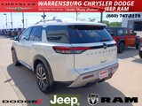Used 2022 Nissan Pathfinder Platinum image 5