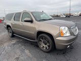 Used 2013 GMC Yukon XL Denali image 3