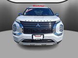 Used 2022 Mitsubishi Outlander SE image 2