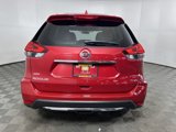 Used 2017 Nissan Rogue SV w/ SV Premium Package image 4