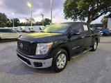 Used 2019 Nissan Titan SV image 2