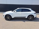 Certified 2022 Porsche Macan image 2