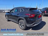Used 2025 Chevrolet Trax LT image 3