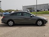 New 2025 Hyundai Elantra SE image 4