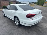 Used 2017 Volkswagen Passat 3.6 SEL Premium image 5