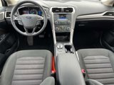 Used 2017 Ford Fusion SE image 3