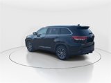 Used 2019 Toyota Highlander XLE image 6