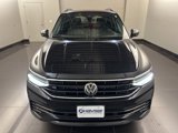 Used 2022 Volkswagen Tiguan SE R-Line image 2