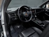 Certified 2022 Porsche Macan image 4