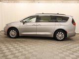 Used 2017 Chrysler Pacifica Touring-L image 2