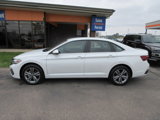 Used 2024 Volkswagen Jetta SE image 2