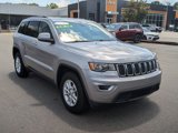 Used 2018 Jeep Grand Cherokee Laredo image 3