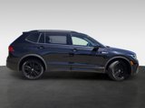 Used 2022 Volkswagen Tiguan SE R-Line image 4