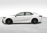 Used 2021 Toyota Camry SE image 4