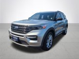 Used 2020 Ford Explorer XLT image 2