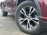 Used 2016 Toyota Highlander XLE image 2