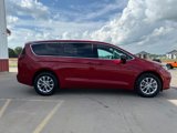 New 2025 Chrysler Pacifica Select image 4