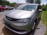 Used 2017 Chrysler Pacifica Touring image 2