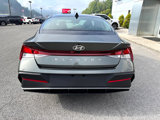 Used 2025 Hyundai Elantra SE image 3