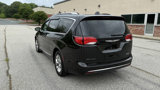 Used 2017 Chrysler Pacifica Limited w/ UConnect Theater Package image 5