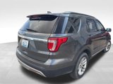 Used 2017 Ford Explorer XLT image 4