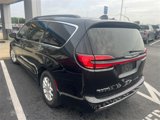 Used 2022 Chrysler Pacifica Touring-L image 3