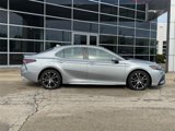 Used 2021 Toyota Camry SE image 2
