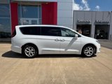 Used 2018 Chrysler Pacifica Touring-L w/ Tire & Wheel Group image 5