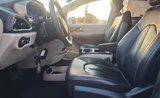 Used 2022 Chrysler Pacifica Touring-L image 6