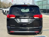 Used 2017 Chrysler Pacifica Touring-L Plus image 5