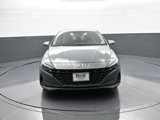 Certified 2022 Hyundai Elantra Limited w/ Preferred Accessory Package image 2