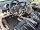 Used 2022 Chrysler Pacifica Touring-L image 6