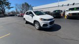 Certified 2022 Chevrolet Trax LT w/ LT Convenience Package image 2