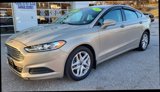 Used 2015 Ford Fusion SE image 2