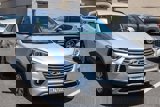 Used 2017 Hyundai Santa Fe SE image 3