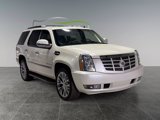 Used 2011 Cadillac Escalade Luxury image 3