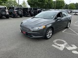 Used 2017 Ford Fusion SE w/ Fusion SE Technology Package image 3