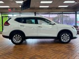 Used 2017 Nissan Rogue SV w/ SV Premium Package image 5