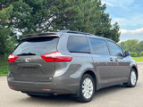 Used 2015 Toyota Sienna XLE Premium image 3